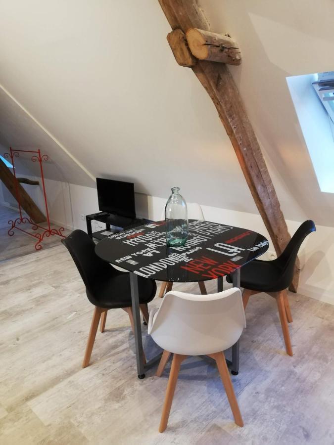 Ferienwohnung Au Cochon Qui Rit Flines-Les-Mortagne Exterior foto