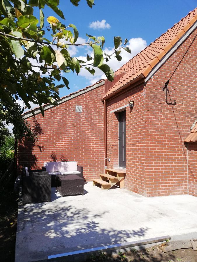 Ferienwohnung Au Cochon Qui Rit Flines-Les-Mortagne Exterior foto